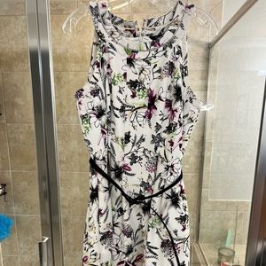 White floral dress size 12 from White House, Black market. Great for weddings
